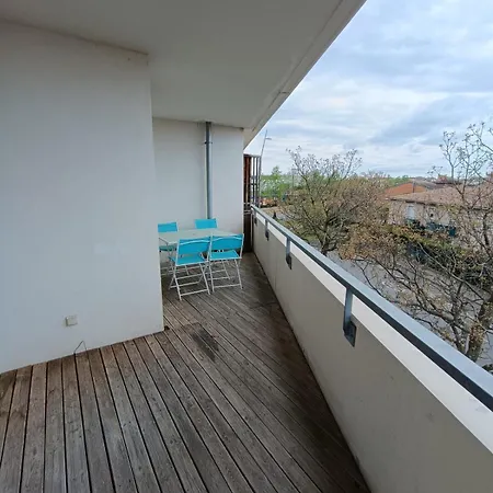 L'europe - Aeroport - Balcon - 4 Pers